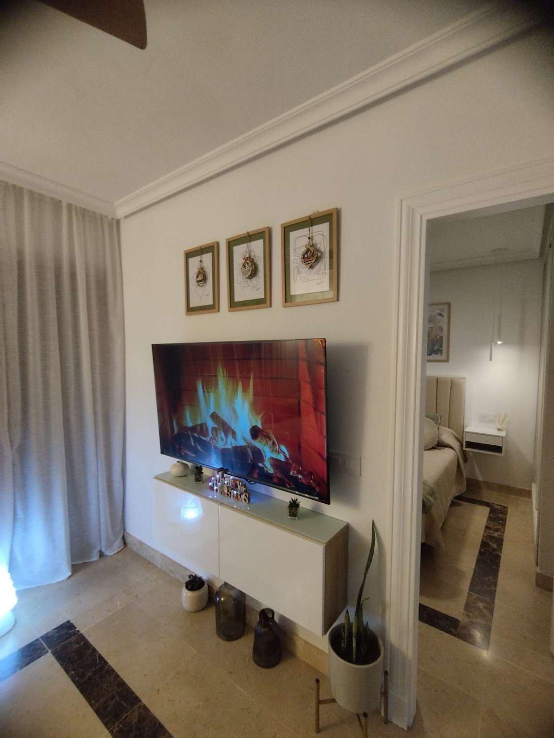 MEDIA TEMPORADA . SE ALQUILA DEL 1.8.26- 30.6.27 BONITO APARTAMENTO REFORMADO A 300 METROS DE LA PLAYA EN BENALMADENA