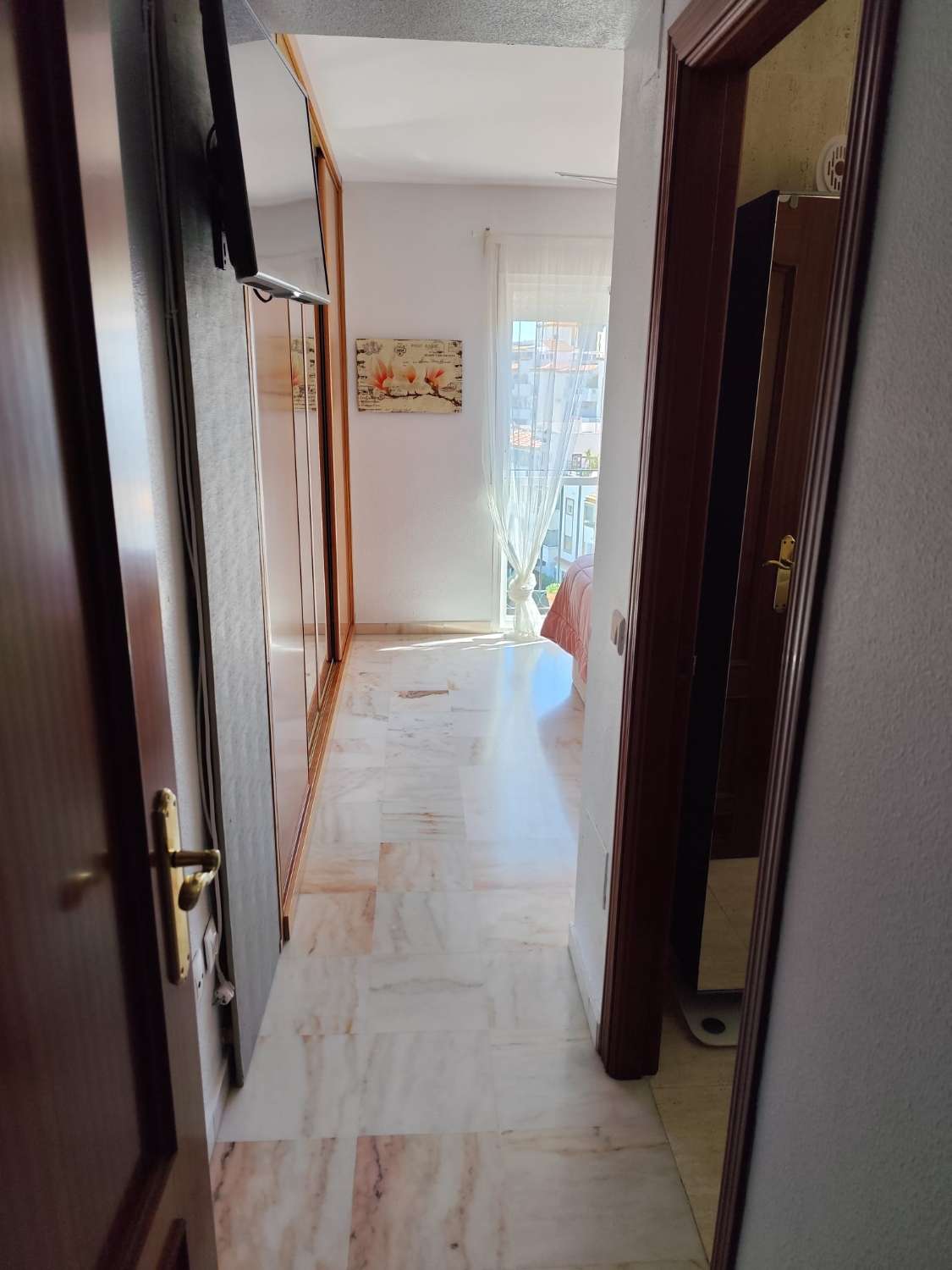 SE VENDE MAGNIFICO APARTAMENTO AMPLIO Y LUMINOSO  CON VISTAS AL MAR EN BENALMADENA PUEBLO