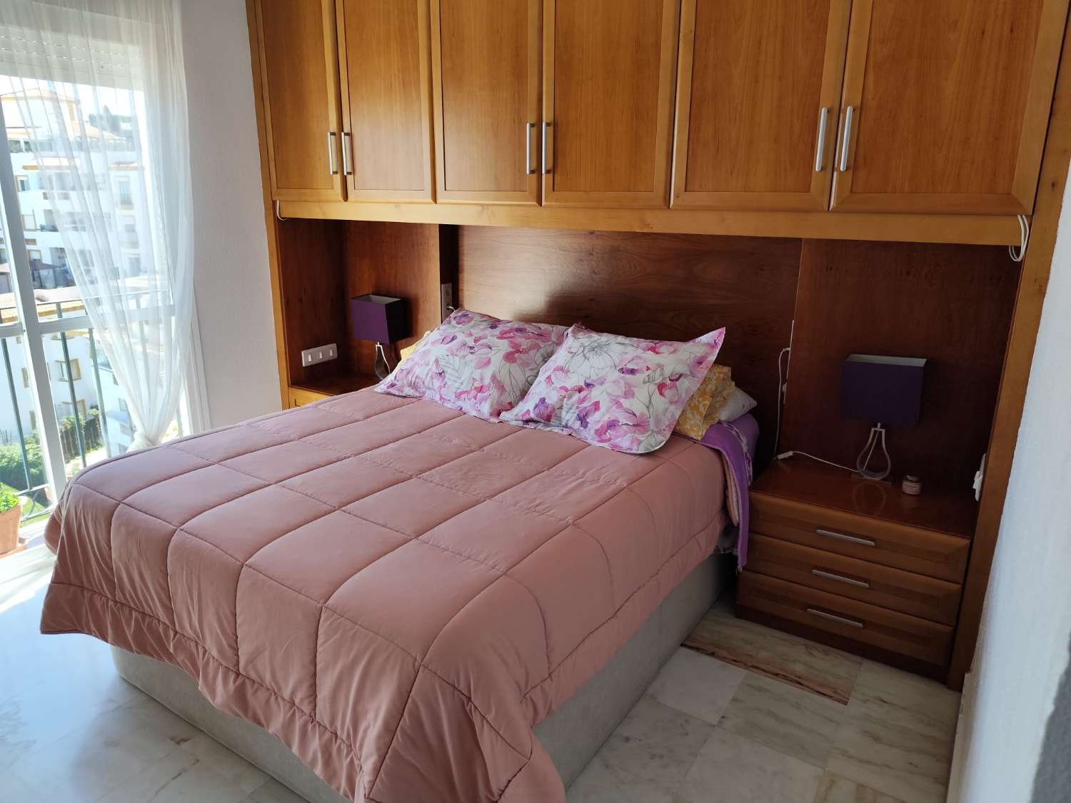 SE VENDE MAGNIFICO APARTAMENTO AMPLIO Y LUMINOSO  CON VISTAS AL MAR EN BENALMADENA PUEBLO