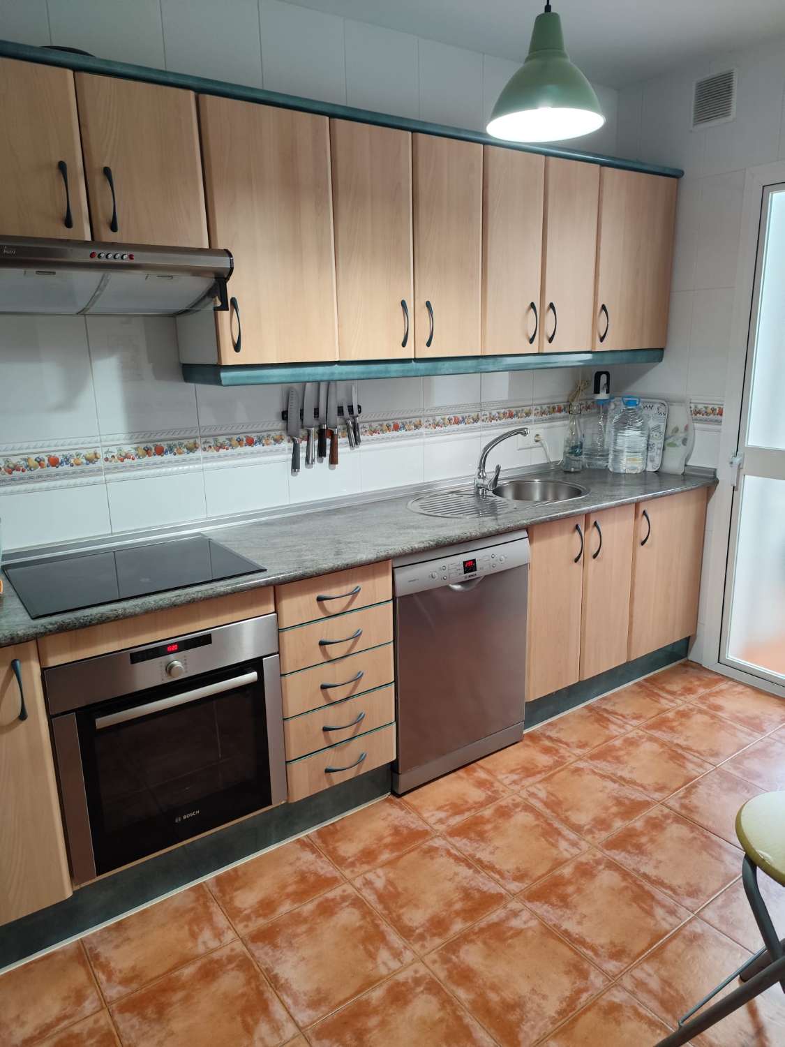 SE VENDE MAGNIFICO APARTAMENTO AMPLIO Y LUMINOSO  CON VISTAS AL MAR EN BENALMADENA PUEBLO