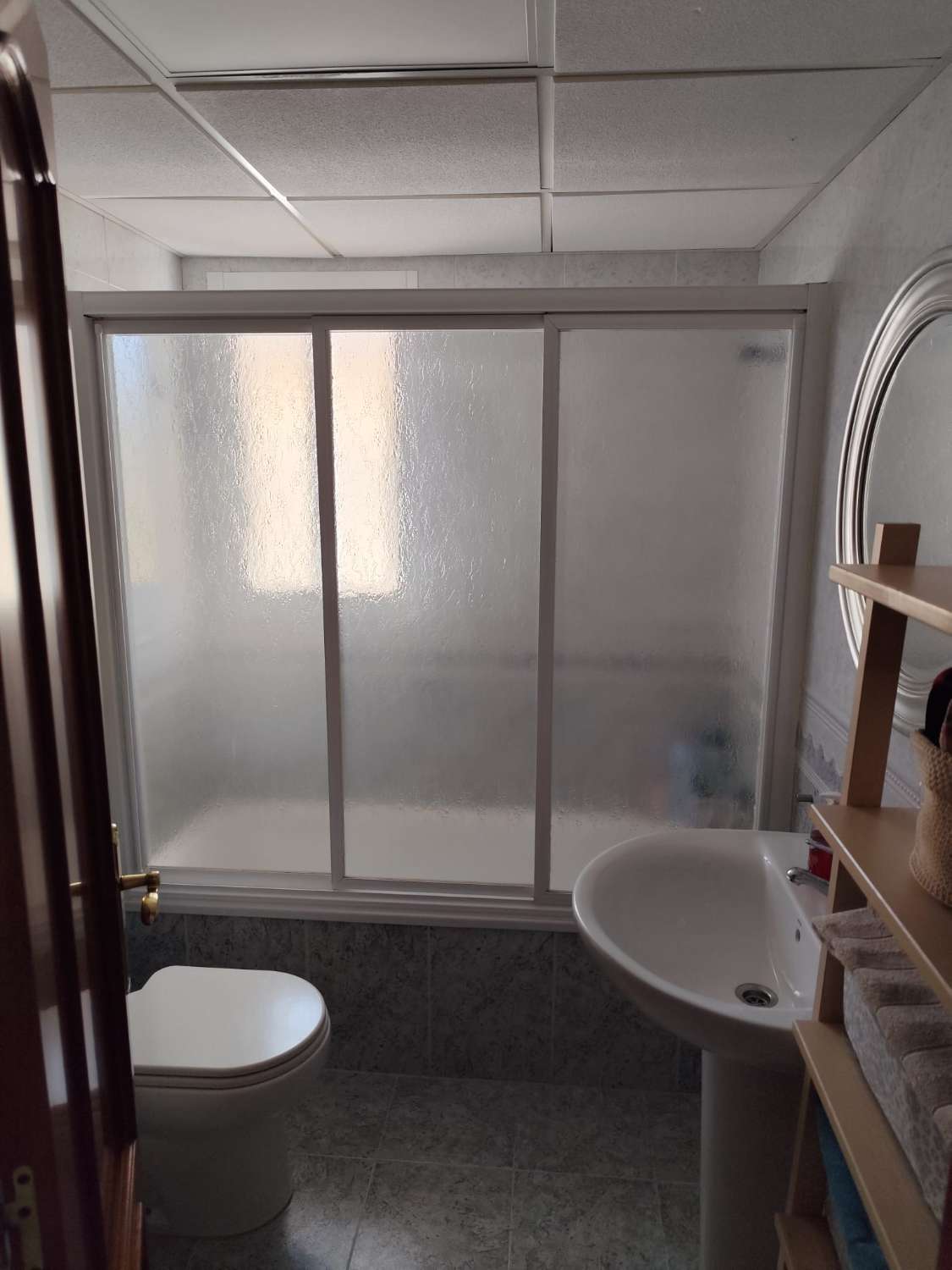 SE VENDE MAGNIFICO APARTAMENTO AMPLIO Y LUMINOSO  CON VISTAS AL MAR EN BENALMADENA PUEBLO