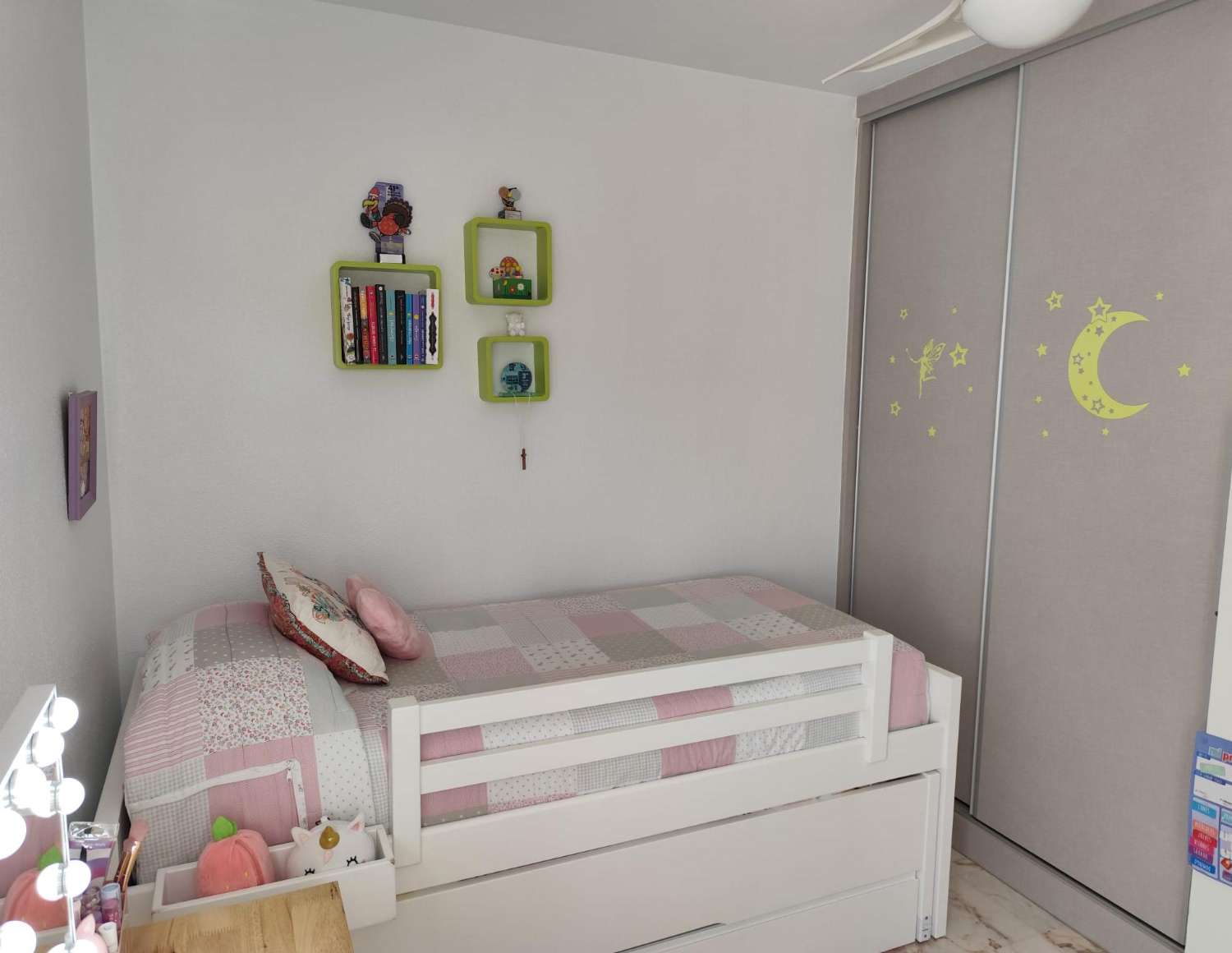 SE VENDE MAGNIFICO APARTAMENTO AMPLIO Y LUMINOSO  CON VISTAS AL MAR EN BENALMADENA PUEBLO