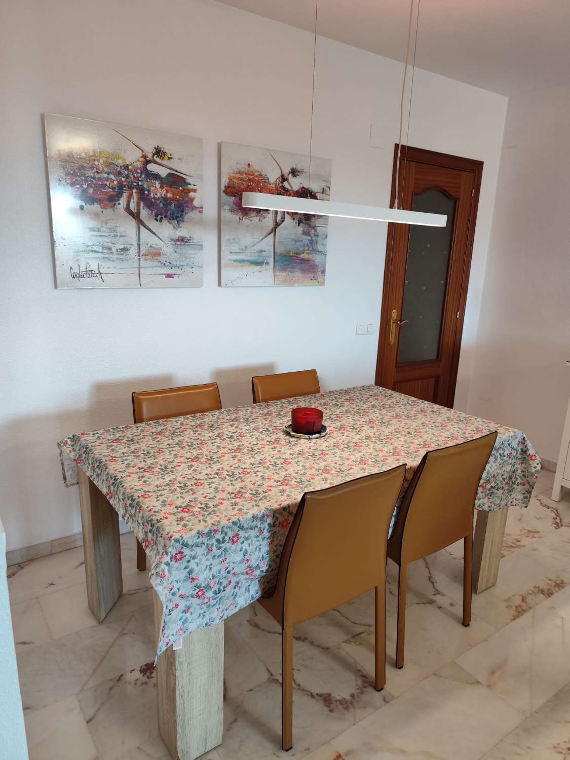 SE VENDE MAGNIFICO APARTAMENTO AMPLIO Y LUMINOSO  CON VISTAS AL MAR EN BENALMADENA PUEBLO