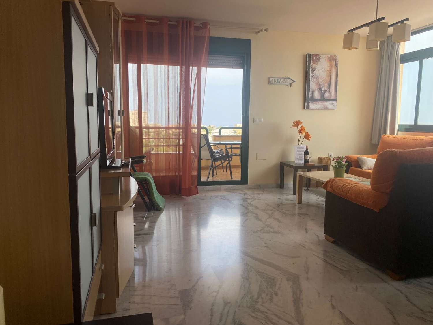 MEDIA TEMPORADA . SE ALQUILA DESDE 01.09.26 HASTA 30.06.27 BONITO APARTAMENTO CON VISTAS AL MAR EN BENALMADENA