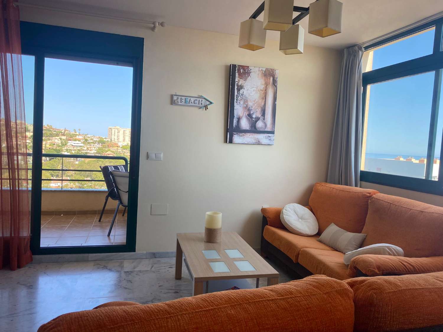 MEDIA TEMPORADA . SE ALQUILA DESDE 01.09.26 HASTA 30.06.27 BONITO APARTAMENTO CON VISTAS AL MAR EN BENALMADENA
