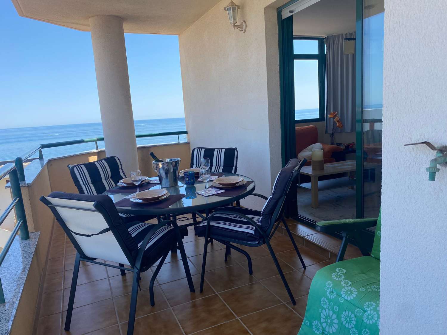 MEDIA TEMPORADA . SE ALQUILA DESDE 01.09.26 HASTA 30.06.27 BONITO APARTAMENTO CON VISTAS AL MAR EN BENALMADENA