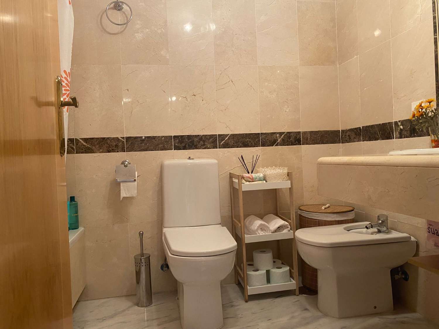 MEDIA TEMPORADA . SE ALQUILA DESDE 01.09.26 HASTA 30.06.27 BONITO APARTAMENTO CON VISTAS AL MAR EN BENALMADENA