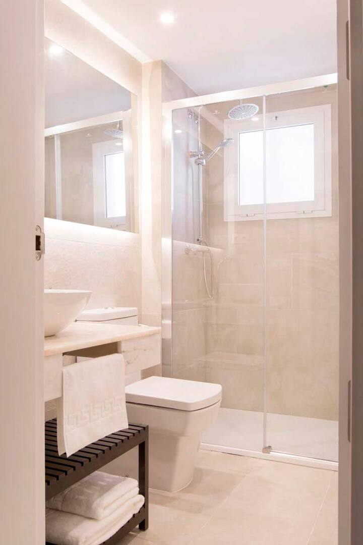 SE ALQUILA DESDE 1.3.27-31-5-27 MAGNIFICO  APARTAMENTO EN BENALMADENA
