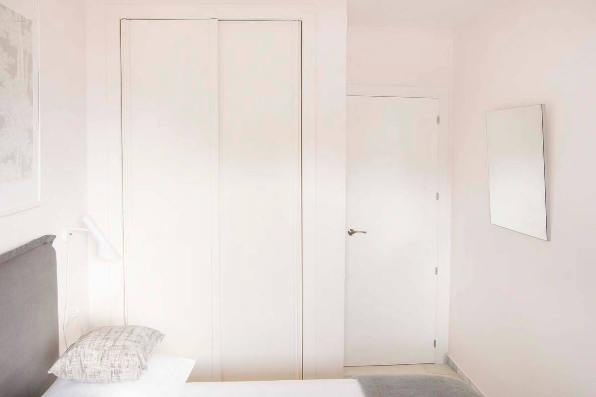 SE ALQUILA DESDE 1.3.27-31-5-27 MAGNIFICO  APARTAMENTO EN BENALMADENA