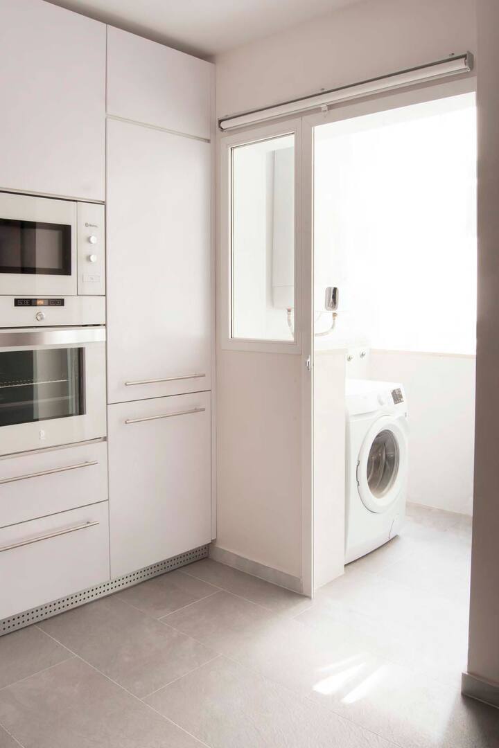 SE ALQUILA DESDE 1.3.27-31-5-27 MAGNIFICO  APARTAMENTO EN BENALMADENA