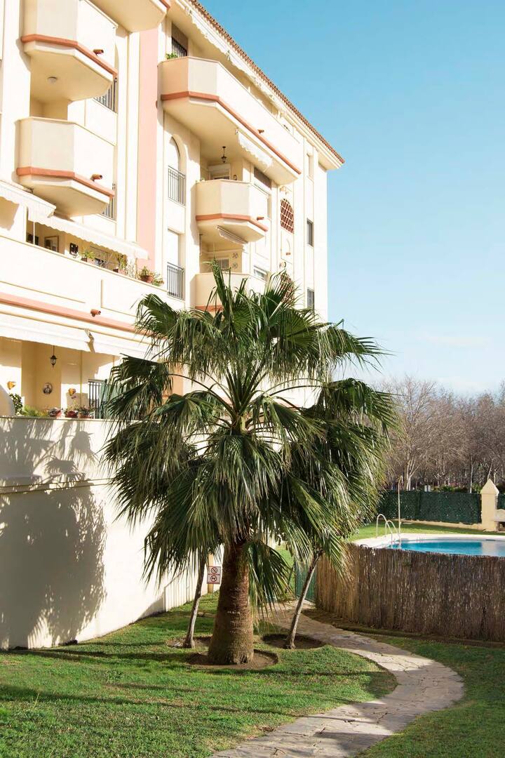 SE ALQUILA DESDE 1.3.27-31-5-27 MAGNIFICO  APARTAMENTO EN BENALMADENA