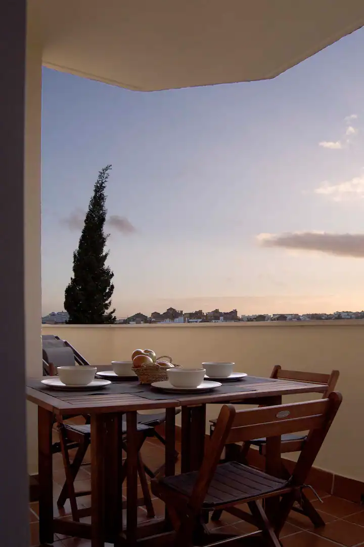 SE ALQUILA DESDE 1.3.27-31-5-27 MAGNIFICO  APARTAMENTO EN BENALMADENA