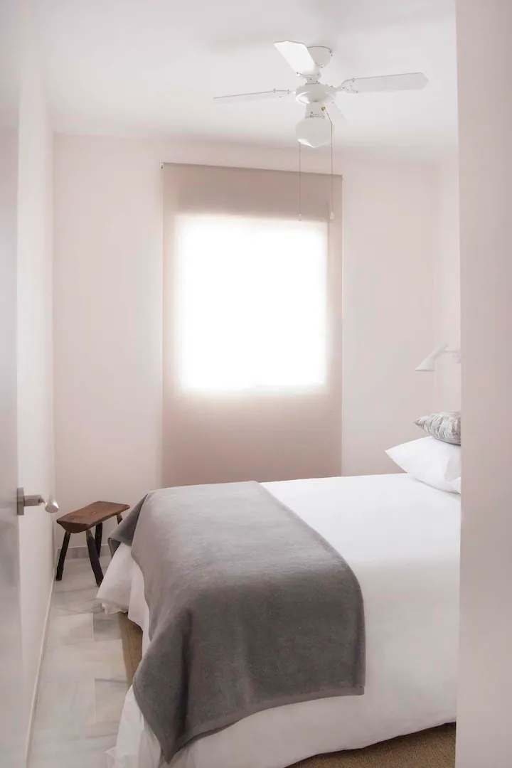 SE ALQUILA DESDE 1.3.27-31-5-27 MAGNIFICO  APARTAMENTO EN BENALMADENA
