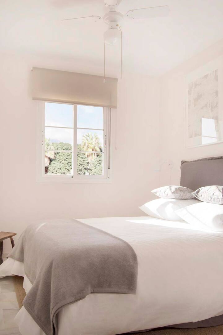 SE ALQUILA DESDE 1.3.27-31-5-27 MAGNIFICO  APARTAMENTO EN BENALMADENA