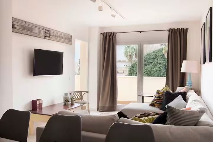 SE ALQUILA DESDE 1.3.27-31-5-27 MAGNIFICO  APARTAMENTO EN BENALMADENA