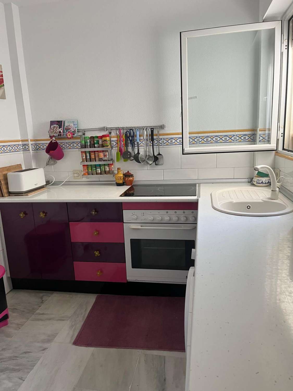 MEDIA TEMPORADA . SE ALQUILA DESDE 20.8.26- 30.6.27 BONITO ATICO DUPLEX EN BENALMADENA CON VISTAS AL MAR