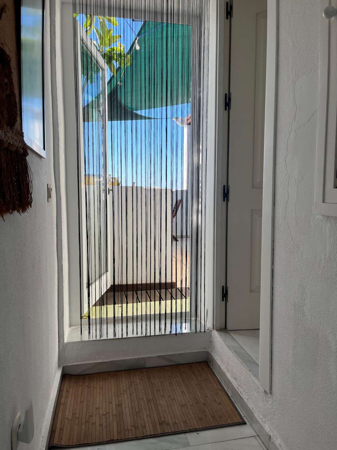 MEDIA TEMPORADA . SE ALQUILA DESDE 20.8.26- 30.6.27 BONITO ATICO DUPLEX EN BENALMADENA CON VISTAS AL MAR