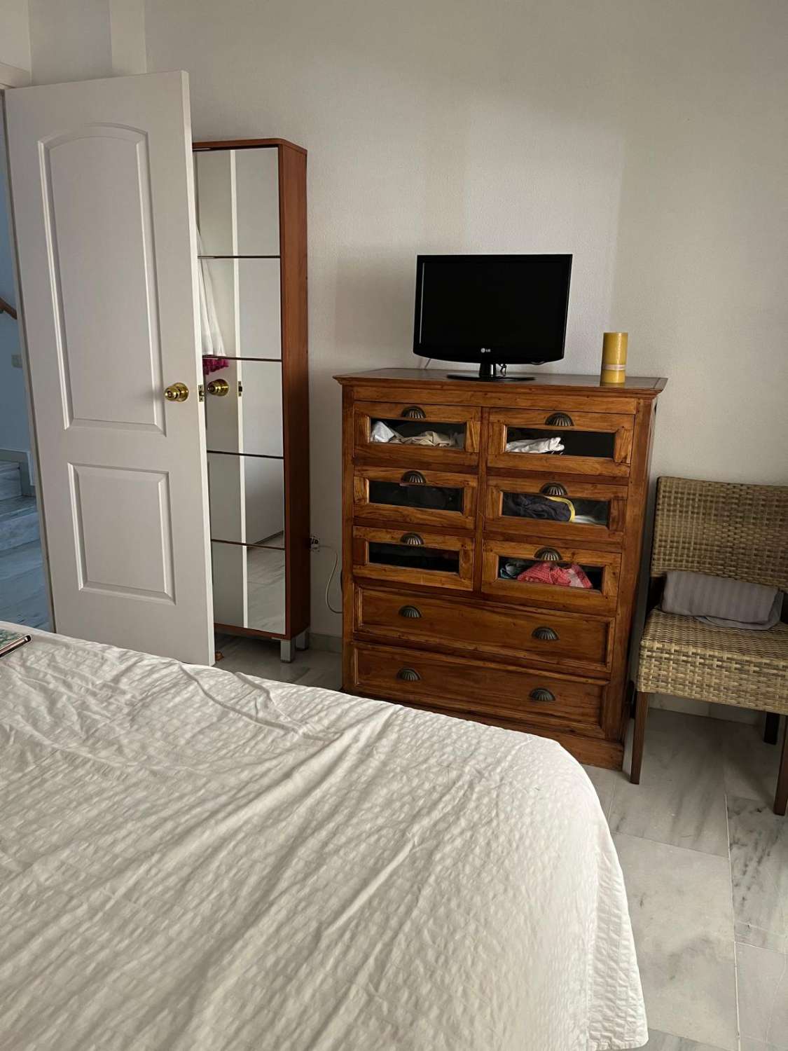 MEDIA TEMPORADA . SE ALQUILA DESDE 20.8.26- 30.6.27 BONITO ATICO DUPLEX EN BENALMADENA CON VISTAS AL MAR