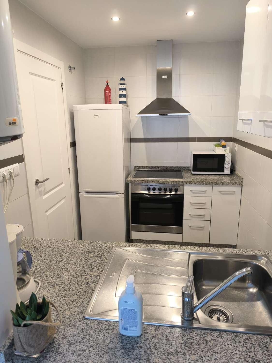 MEDIA TEMPORADA desde 1.9.26 - 30.6.27  bonito apartamento con vista al mar en Benalmádena Costa a 100 metros de la playa.