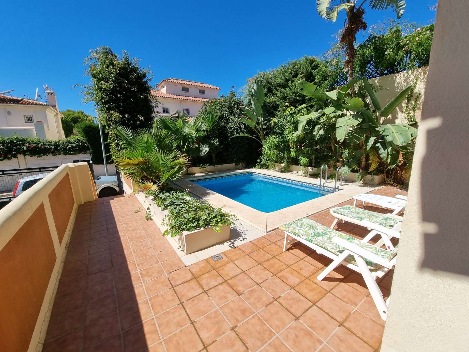 SE ALQUILA DESDE 26/10/2026-31/05/2027 PRECIOSO  CHALET ADOSADO EN ARROYO DE LA MIEL (BENALMADENA).