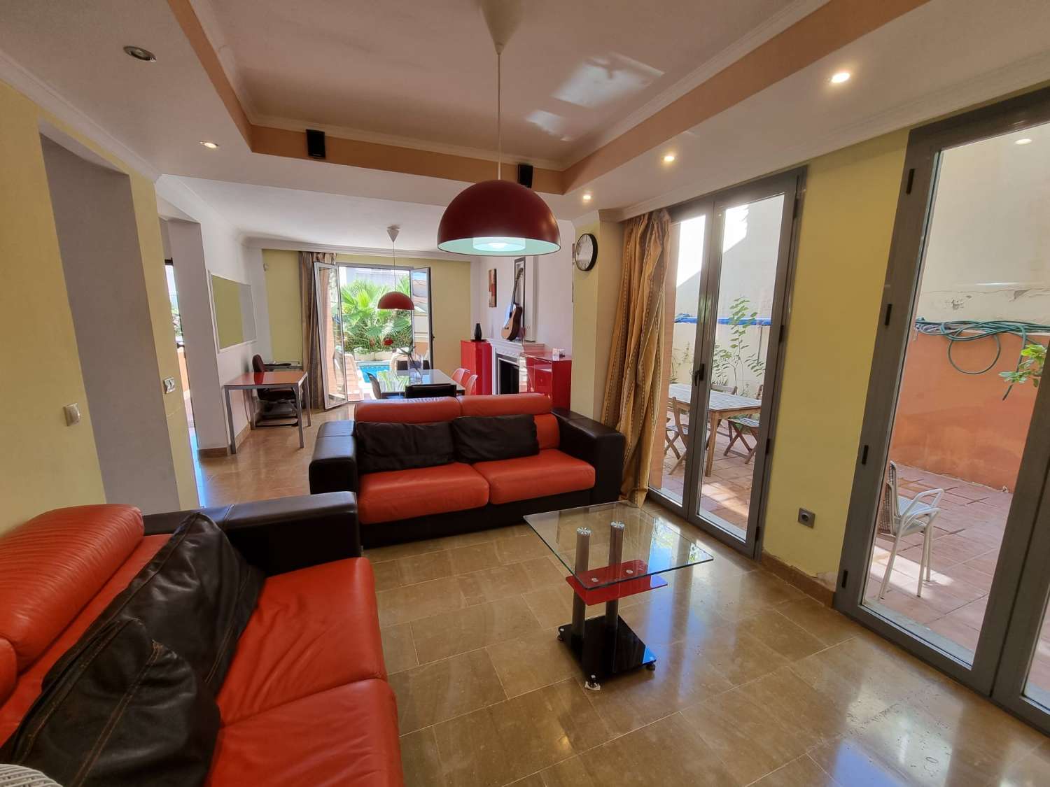 SE ALQUILA DESDE 26/10/2026-31/05/2027 PRECIOSO  CHALET ADOSADO EN ARROYO DE LA MIEL (BENALMADENA).
