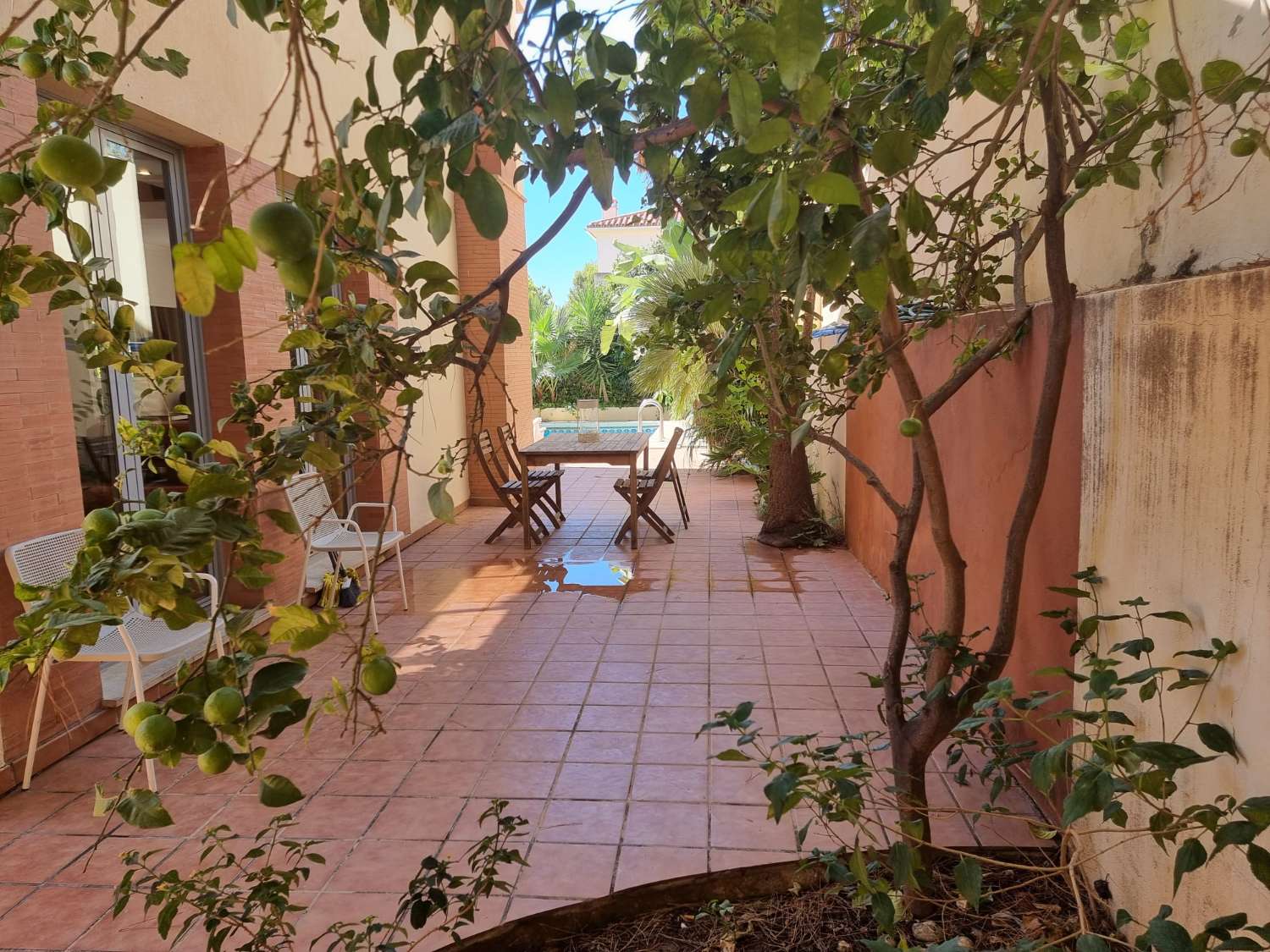 SE ALQUILA DESDE 26/10/2026-31/05/2027 PRECIOSO  CHALET ADOSADO EN ARROYO DE LA MIEL (BENALMADENA).