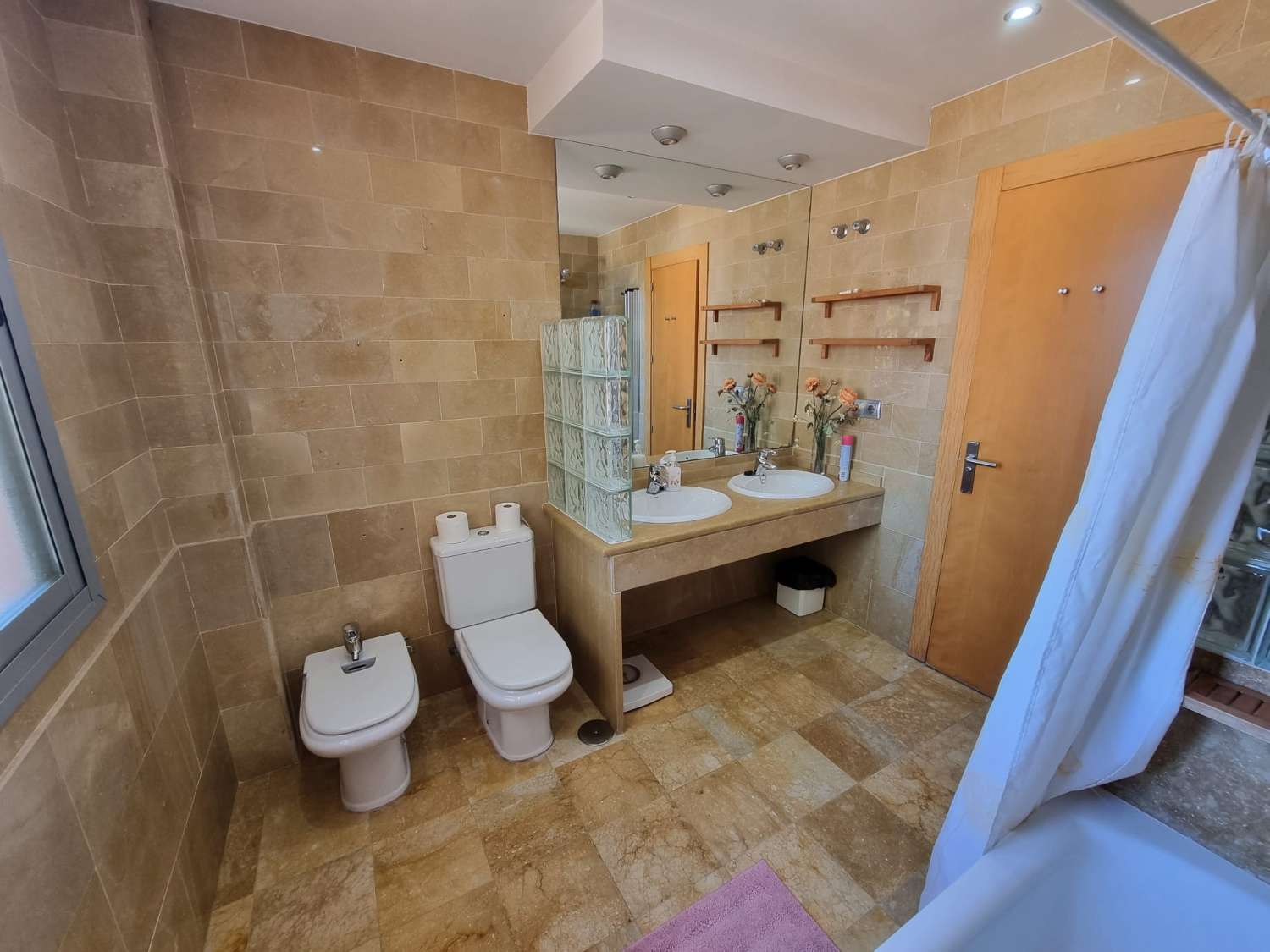 SE ALQUILA DESDE 26/10/2026-31/05/2027 PRECIOSO  CHALET ADOSADO EN ARROYO DE LA MIEL (BENALMADENA).