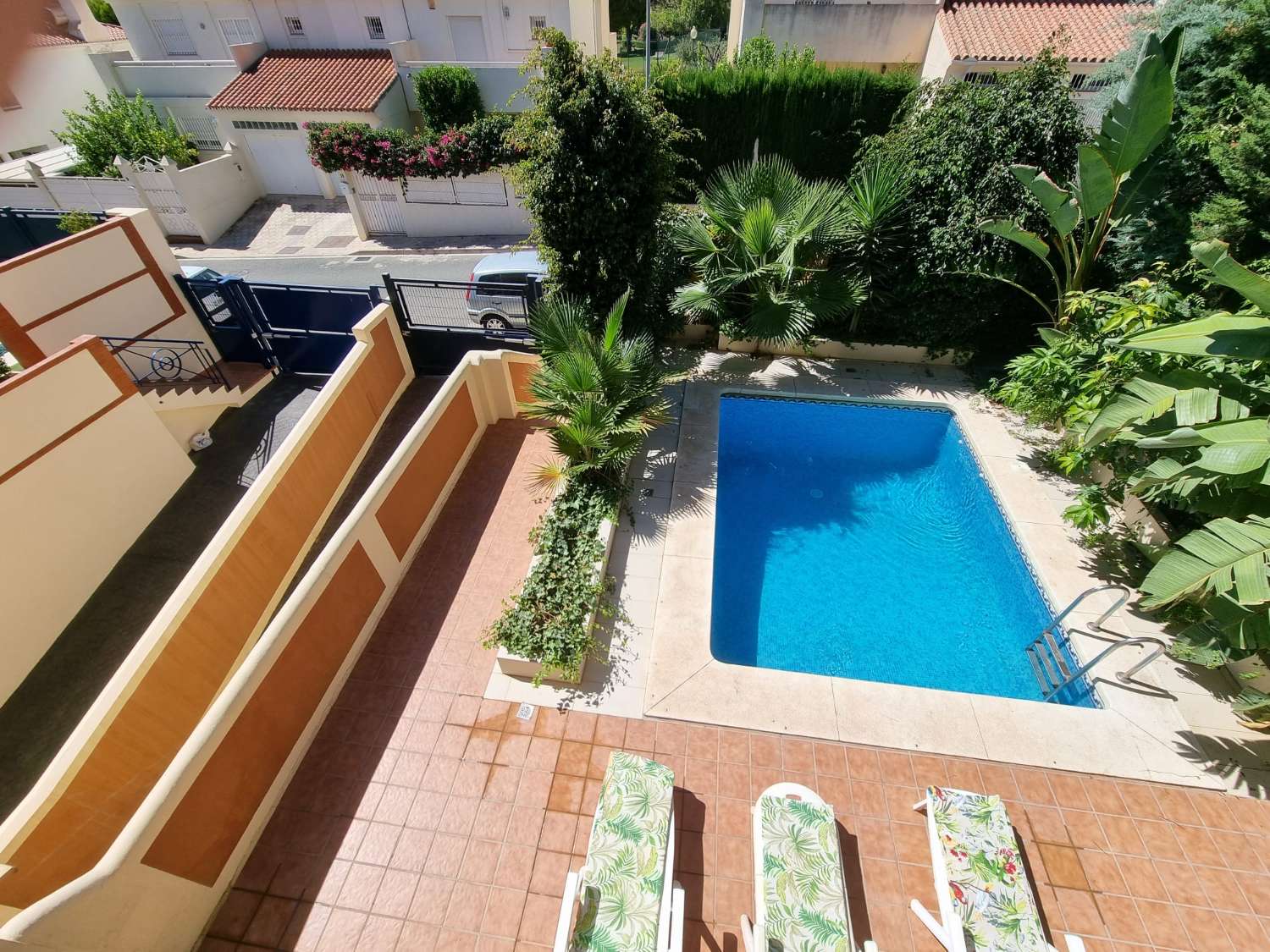 SE ALQUILA DESDE 26/10/2026-31/05/2027 PRECIOSO  CHALET ADOSADO EN ARROYO DE LA MIEL (BENALMADENA).