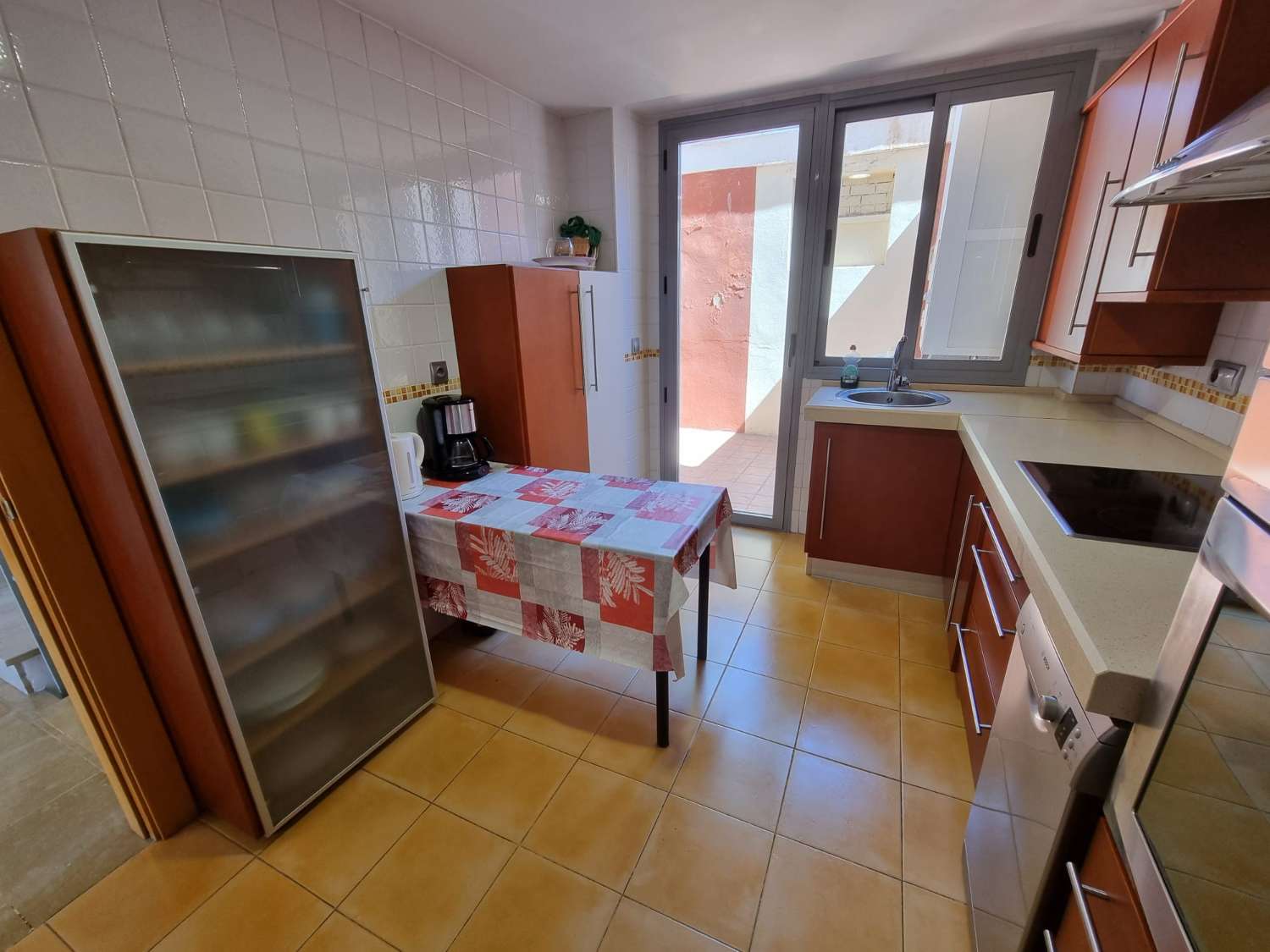 SE ALQUILA DESDE 26/10/2026-31/05/2027 PRECIOSO  CHALET ADOSADO EN ARROYO DE LA MIEL (BENALMADENA).