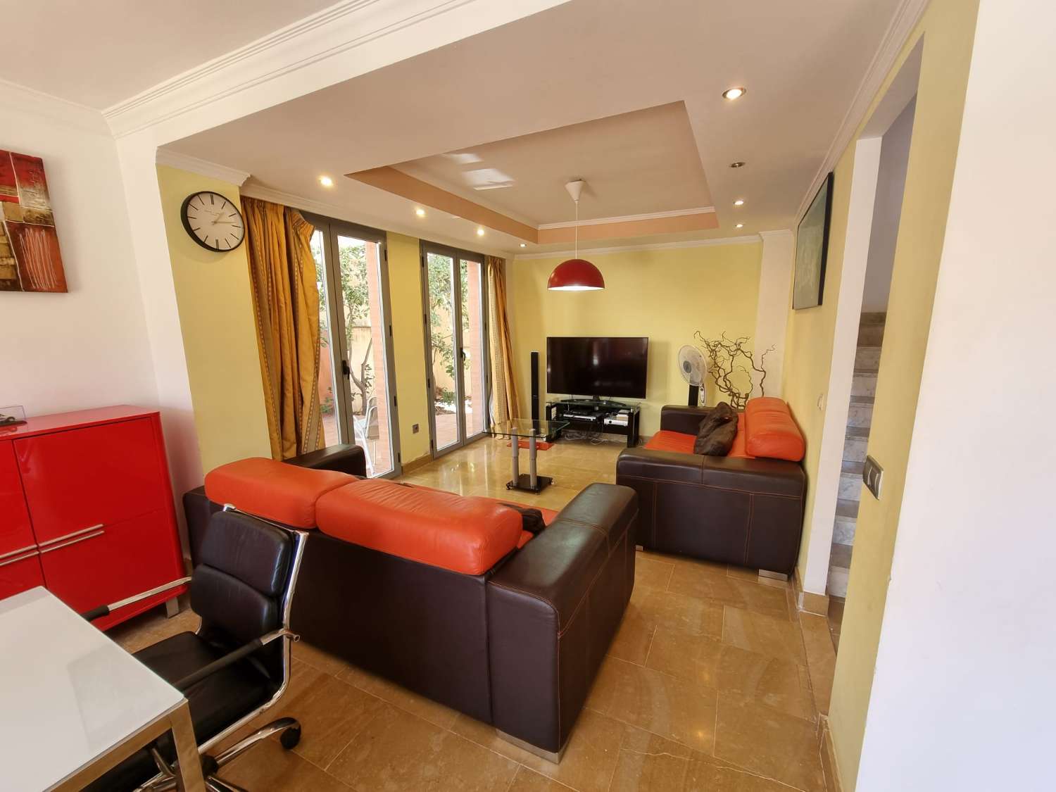 SE ALQUILA DESDE 26/10/2026-31/05/2027 PRECIOSO  CHALET ADOSADO EN ARROYO DE LA MIEL (BENALMADENA).