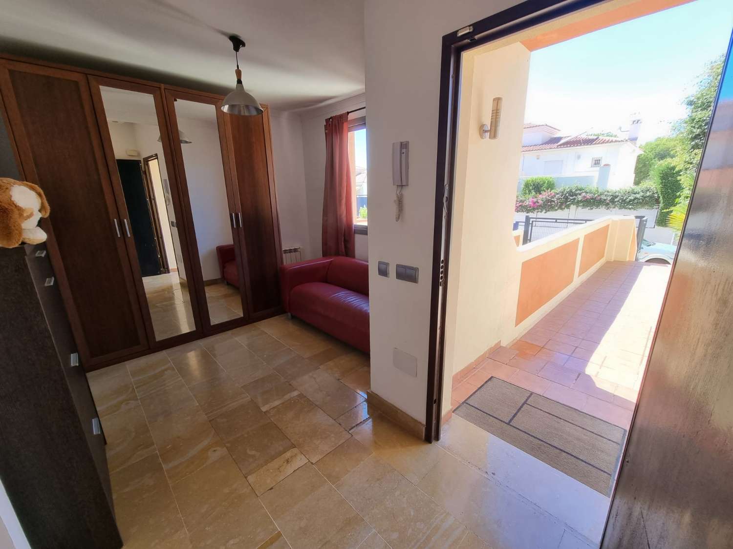 SE ALQUILA DESDE 26/10/2026-31/05/2027 PRECIOSO  CHALET ADOSADO EN ARROYO DE LA MIEL (BENALMADENA).