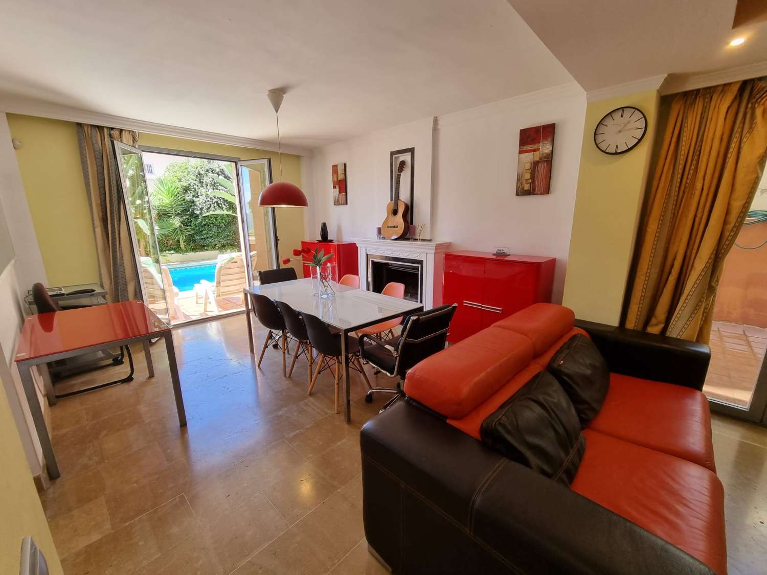 SE ALQUILA DESDE 26/10/2026-31/05/2027 PRECIOSO  CHALET ADOSADO EN ARROYO DE LA MIEL (BENALMADENA).