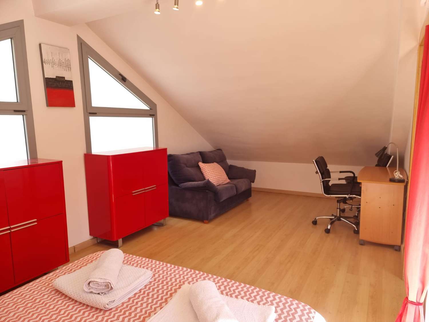 SE ALQUILA DESDE 26/10/2026-31/05/2027 PRECIOSO  CHALET ADOSADO EN ARROYO DE LA MIEL (BENALMADENA).