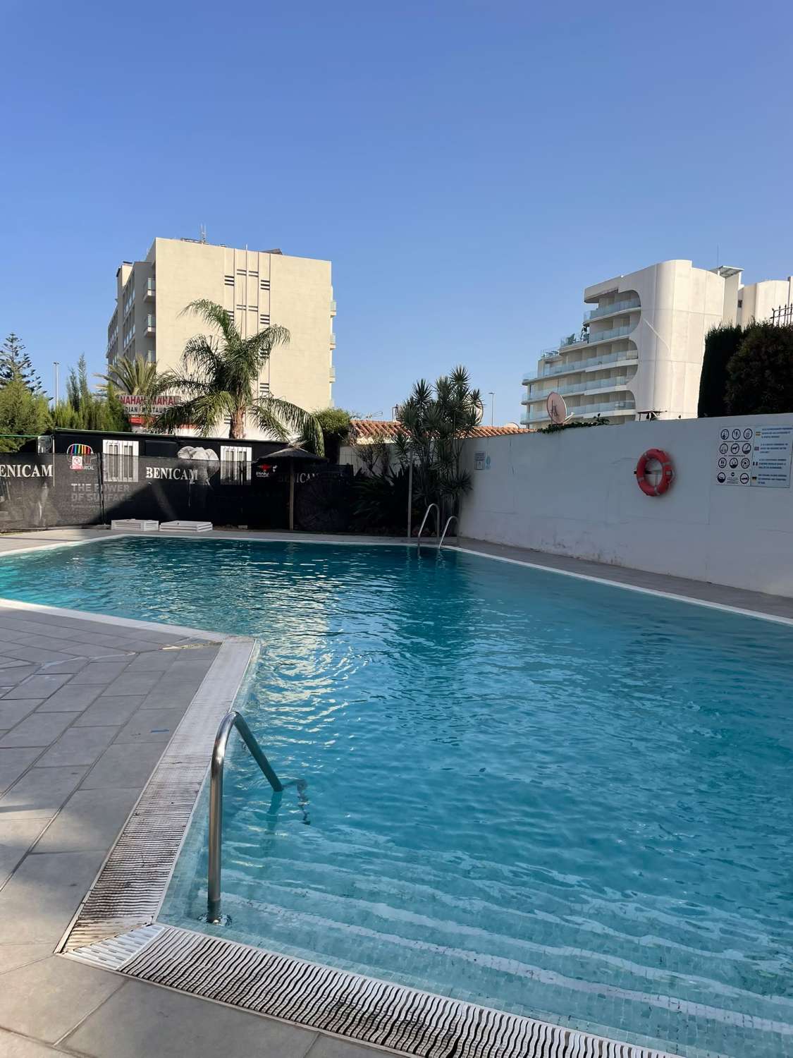 HALVSÆSON TIL LEJE FRA NU til 30/06/2027 DEJLIG LEJLIGHED MED HAVUDSIGT NÆR PUERTO MARINA I BENALMADENA