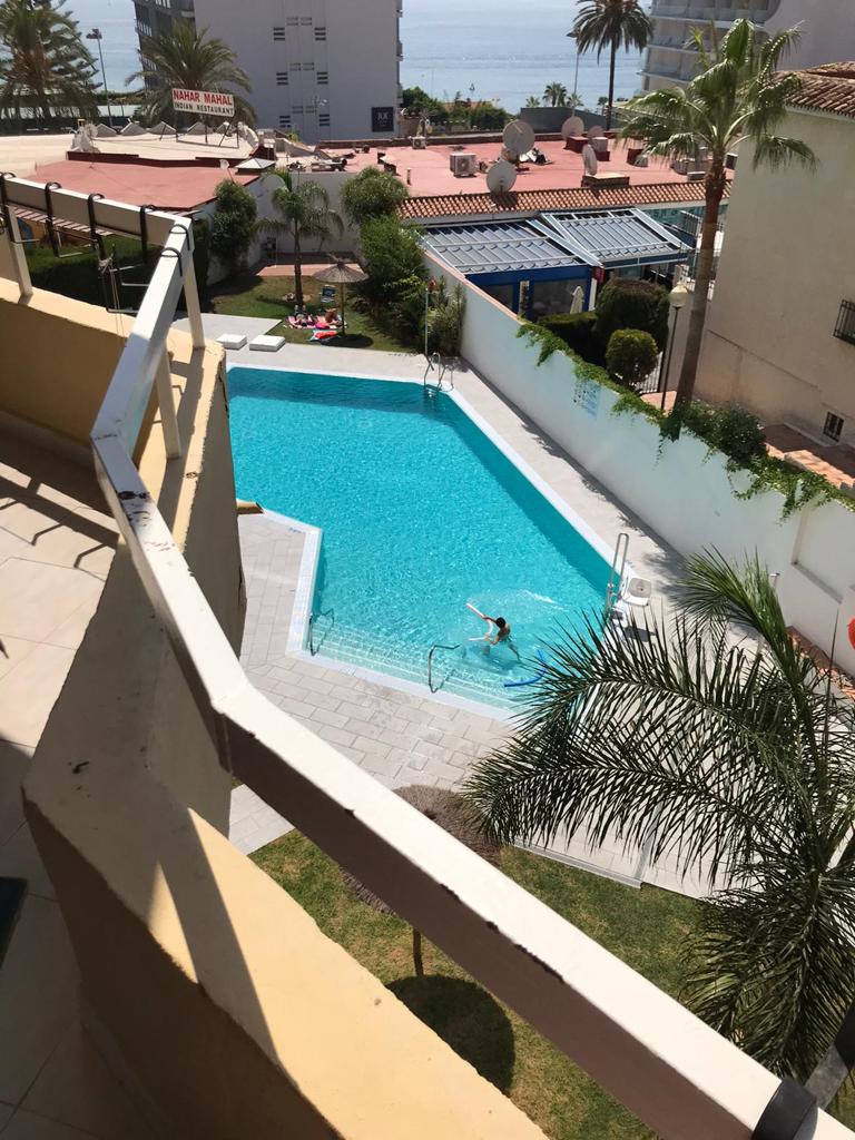 SE ALQUILA MEDIA TEMPORADA DESDE 01/09/2026 hasta el 30/06/2027 BONITO APARTAMENTO CON VISTAS AL MAR CERCA DE PUERTO MARINA EN BENALMÁDENA