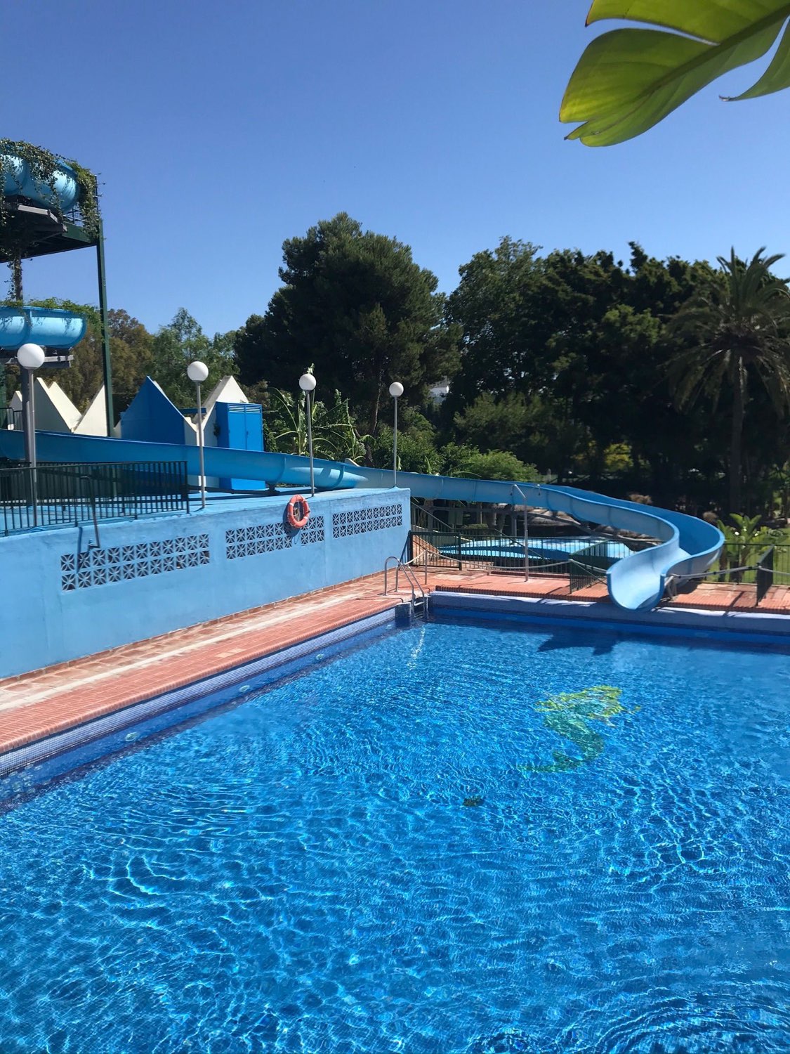 Media Temporada Se alquila desde 01/10/2026 - 31/05/2027 bonito apartamento con vistas al mar en 1ª línea de playa en Benalmádena