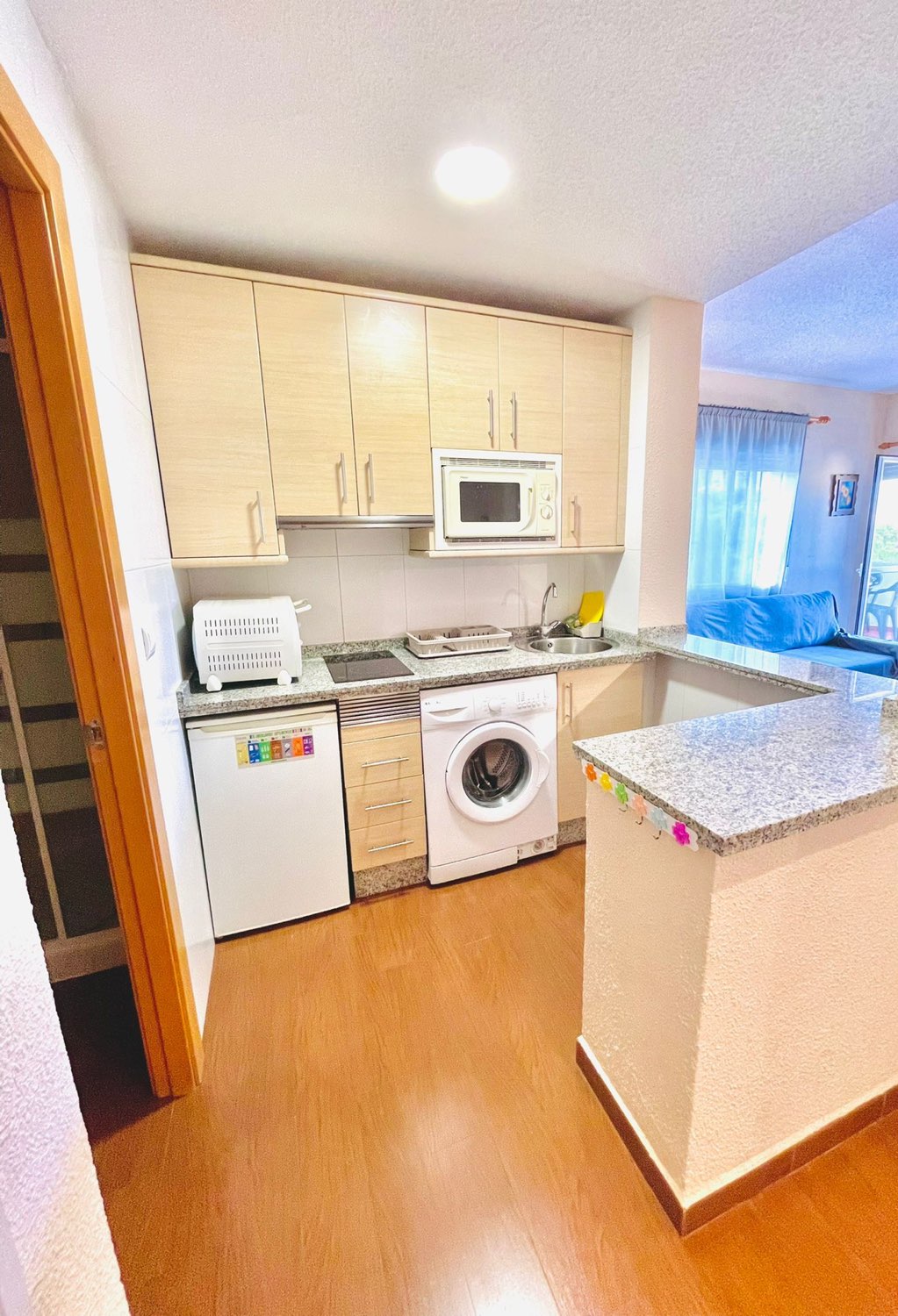 Media Temporada Se alquila desde 01/10/2026 - 31/05/2027 bonito apartamento con vistas al mar en 1ª línea de playa en Benalmádena