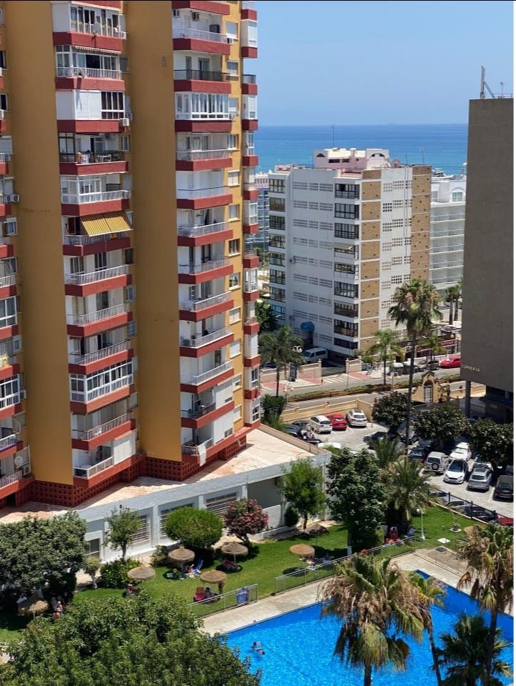 LOCATION LONGUE DURÉE à partir du 09/01/2026 - joli studio avec vue sur la mer à côté de Puerto Marina (Bénamaladena)