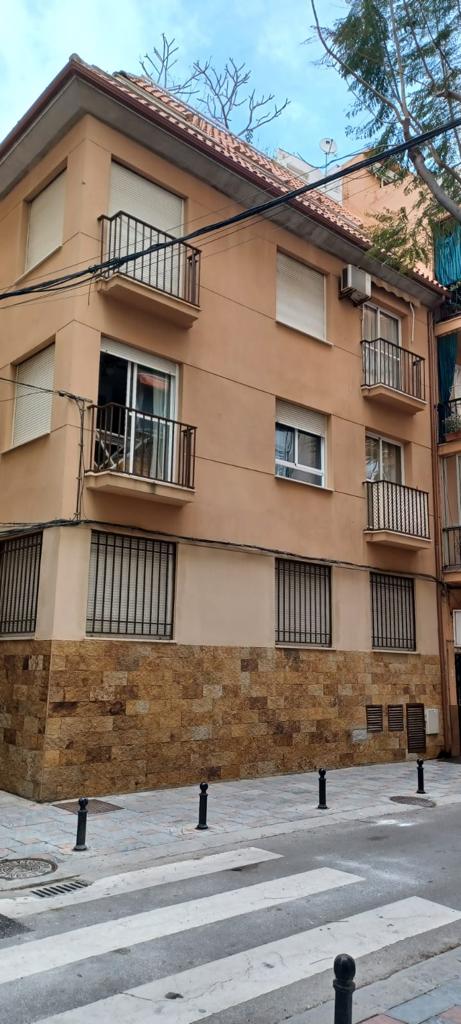 Se alquila Media Temporada desde el 01/10/2026-31/05/2027 bonito apartamento a 10 metros del Paseo Marítimo de Fuengirola.