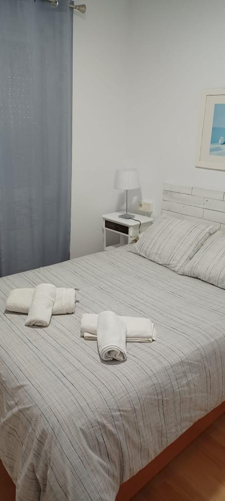Se alquila Media Temporada desde el 01/10/2026-31/05/2027 bonito apartamento a 10 metros del Paseo Marítimo de Fuengirola.