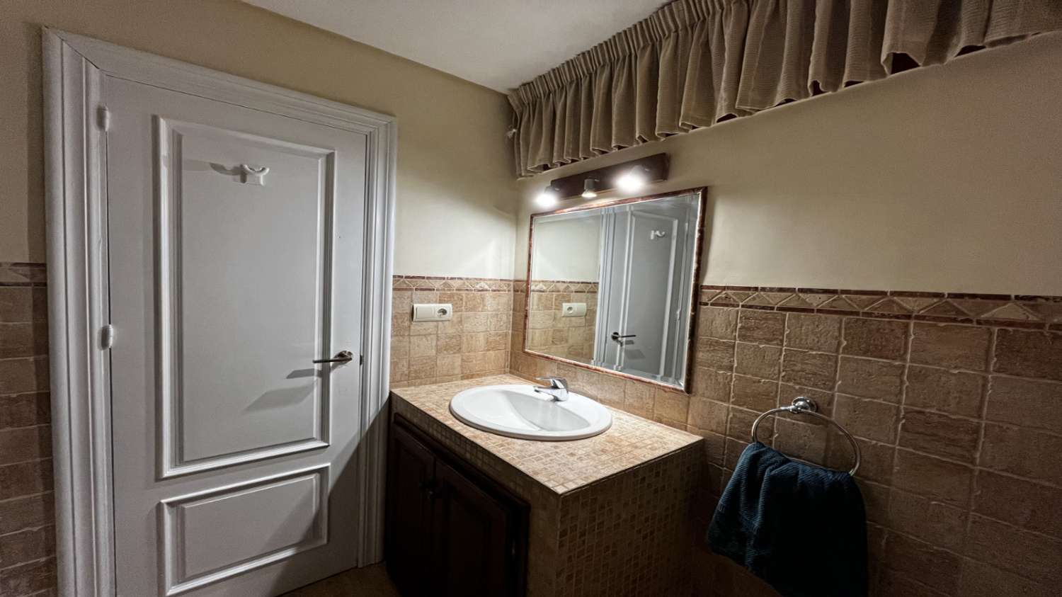 SE ALQUILA MEDIA TEMPORADA DESDE 15/10/2026- 31/05/2027 BONITO APARTAMENTO CON VISTAS AL MAR EN FUENGIROLA.