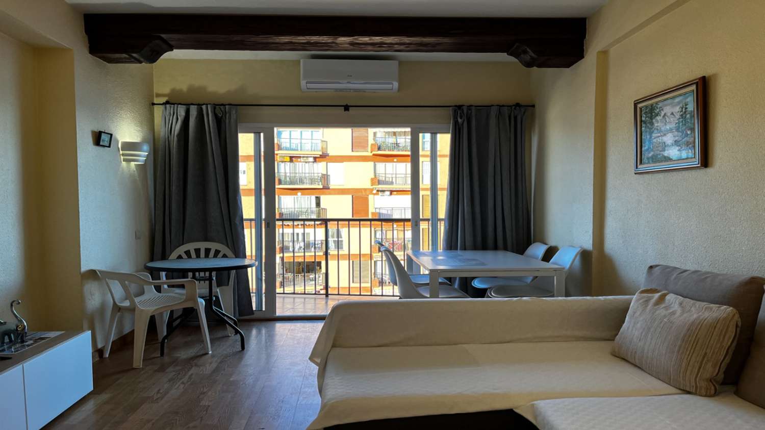 SE ALQUILA MEDIA TEMPORADA DESDE 15/10/2026- 31/05/2027 BONITO APARTAMENTO CON VISTAS AL MAR EN FUENGIROLA.