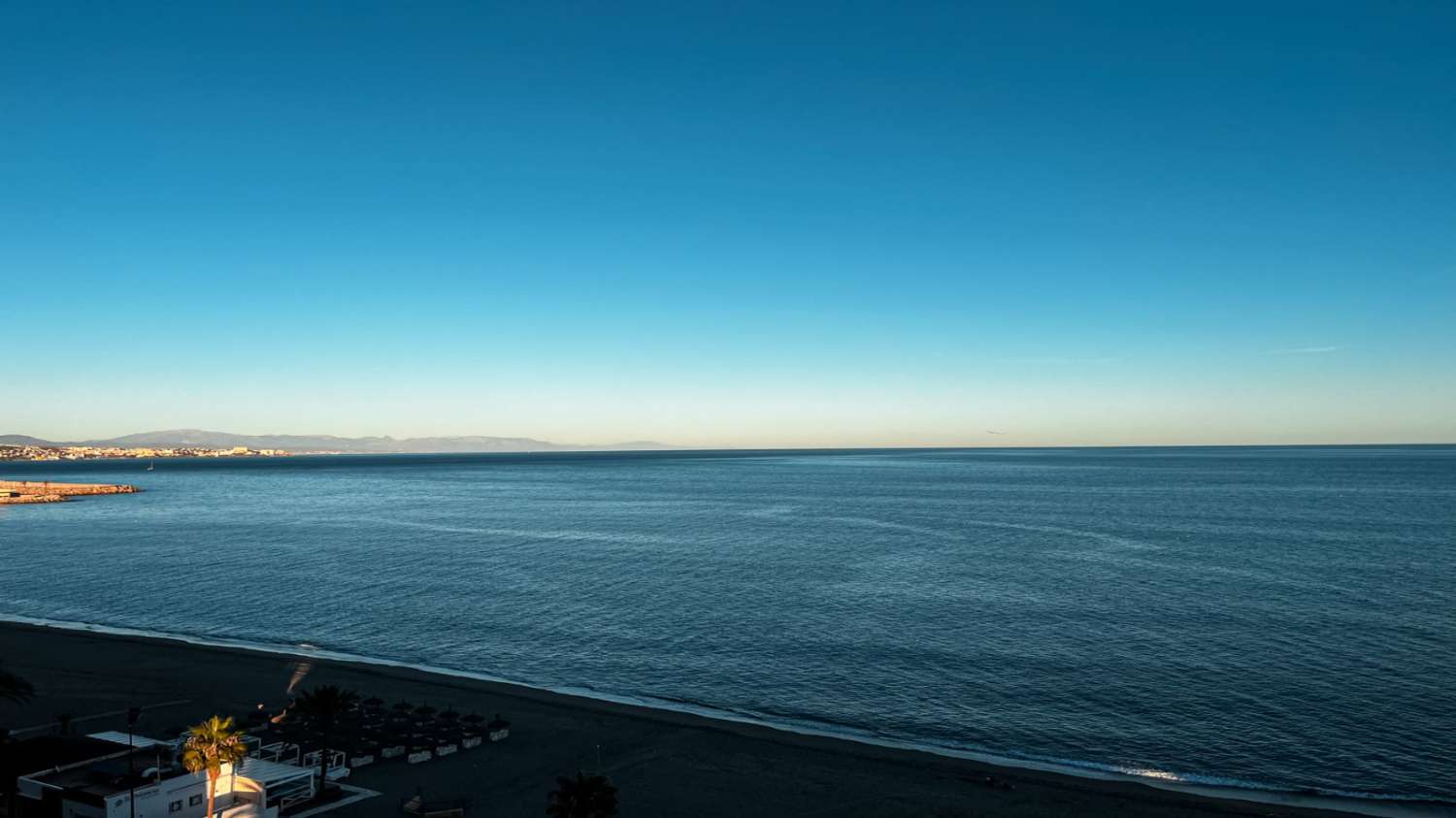 SE ALQUILA MEDIA TEMPORADA DESDE 15/10/2026- 31/05/2027 BONITO APARTAMENTO CON VISTAS AL MAR EN FUENGIROLA.