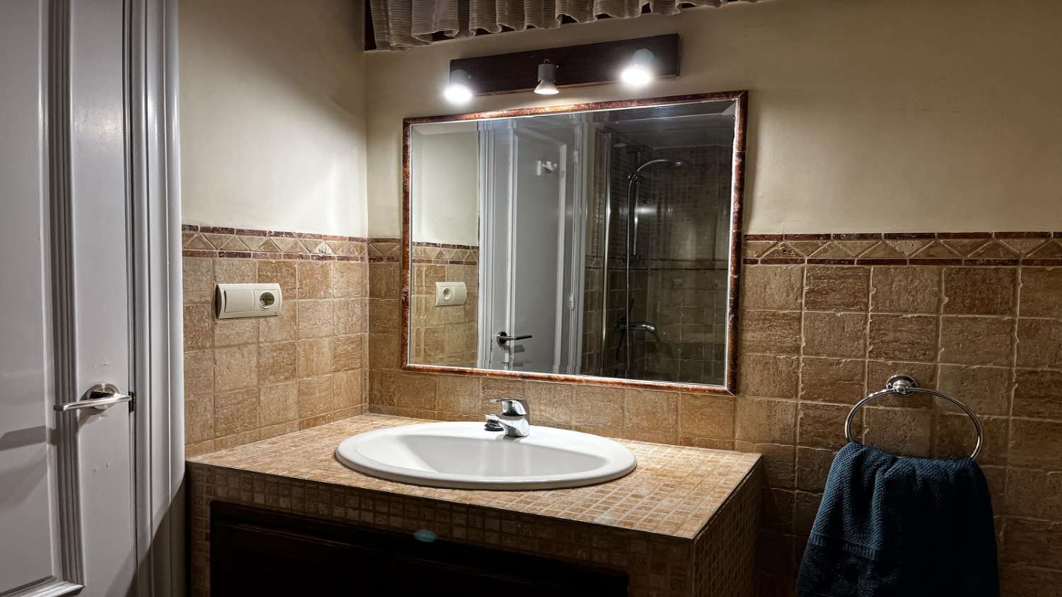 SE ALQUILA MEDIA TEMPORADA DESDE 15/10/2026- 31/05/2027 BONITO APARTAMENTO CON VISTAS AL MAR EN FUENGIROLA.