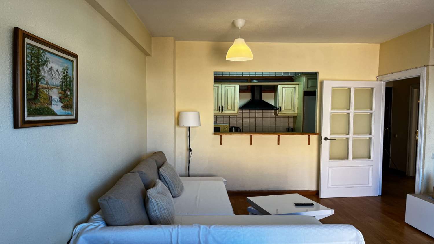 SE ALQUILA MEDIA TEMPORADA DESDE 15/10/2026- 31/05/2027 BONITO APARTAMENTO CON VISTAS AL MAR EN FUENGIROLA.