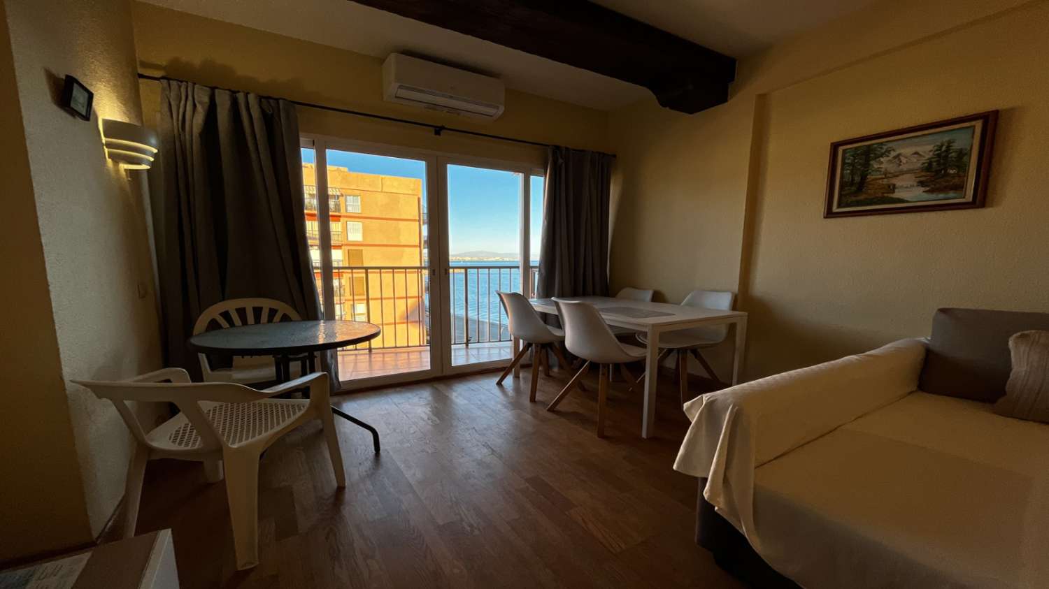 SE ALQUILA MEDIA TEMPORADA DESDE 15/10/2026- 31/05/2027 BONITO APARTAMENTO CON VISTAS AL MAR EN FUENGIROLA.