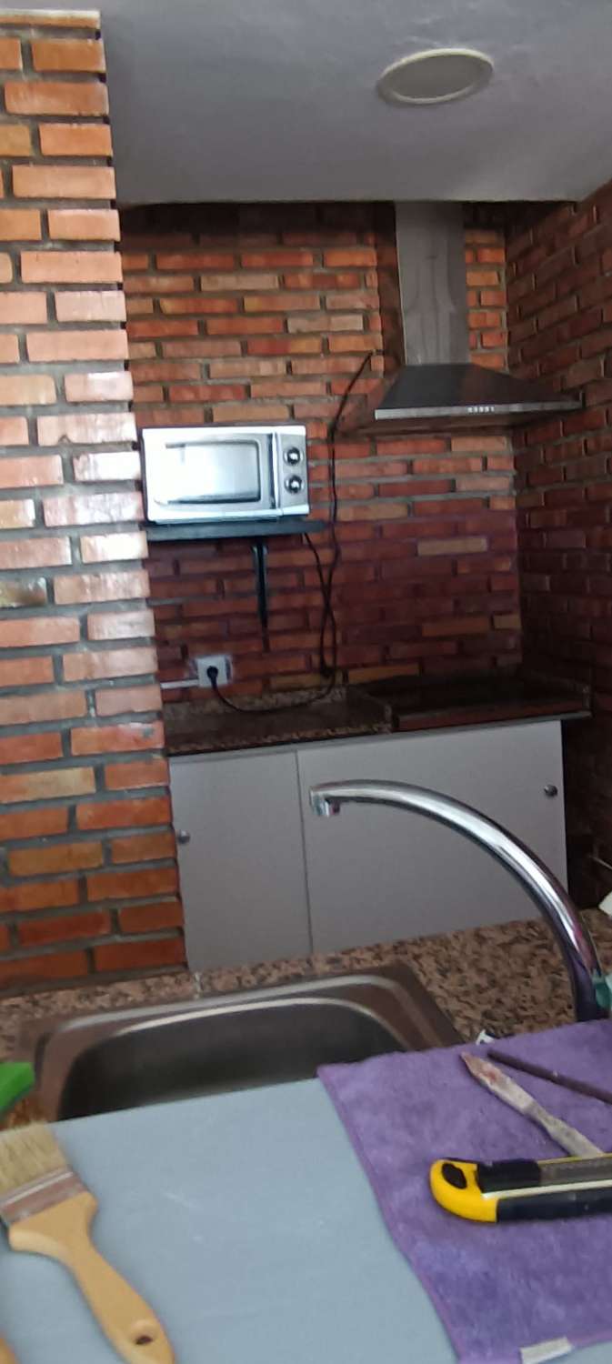 MEDIA TEMPORADA . SE ALQUILA DE 1.9.26-30.6.27 BONITO APARTAMENTO REFORMADO CON VISTAS AL MAR EN BENALMADENA