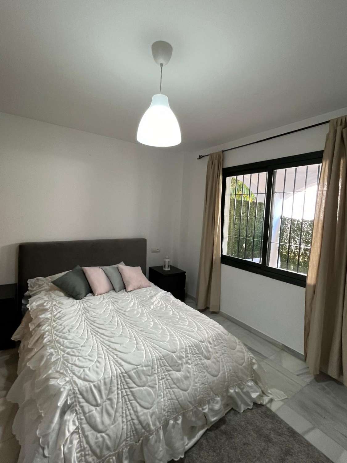 LARGA TEMPORADA Se alquila desde  1.7. 26 bonito apartamento en Benalmádena.