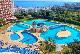 MEDIA TEMPORADA . SE ALQUILA ESTUDIO DESDE 1.9.26-30.6.27 EN BENALMÁDENA COSTA