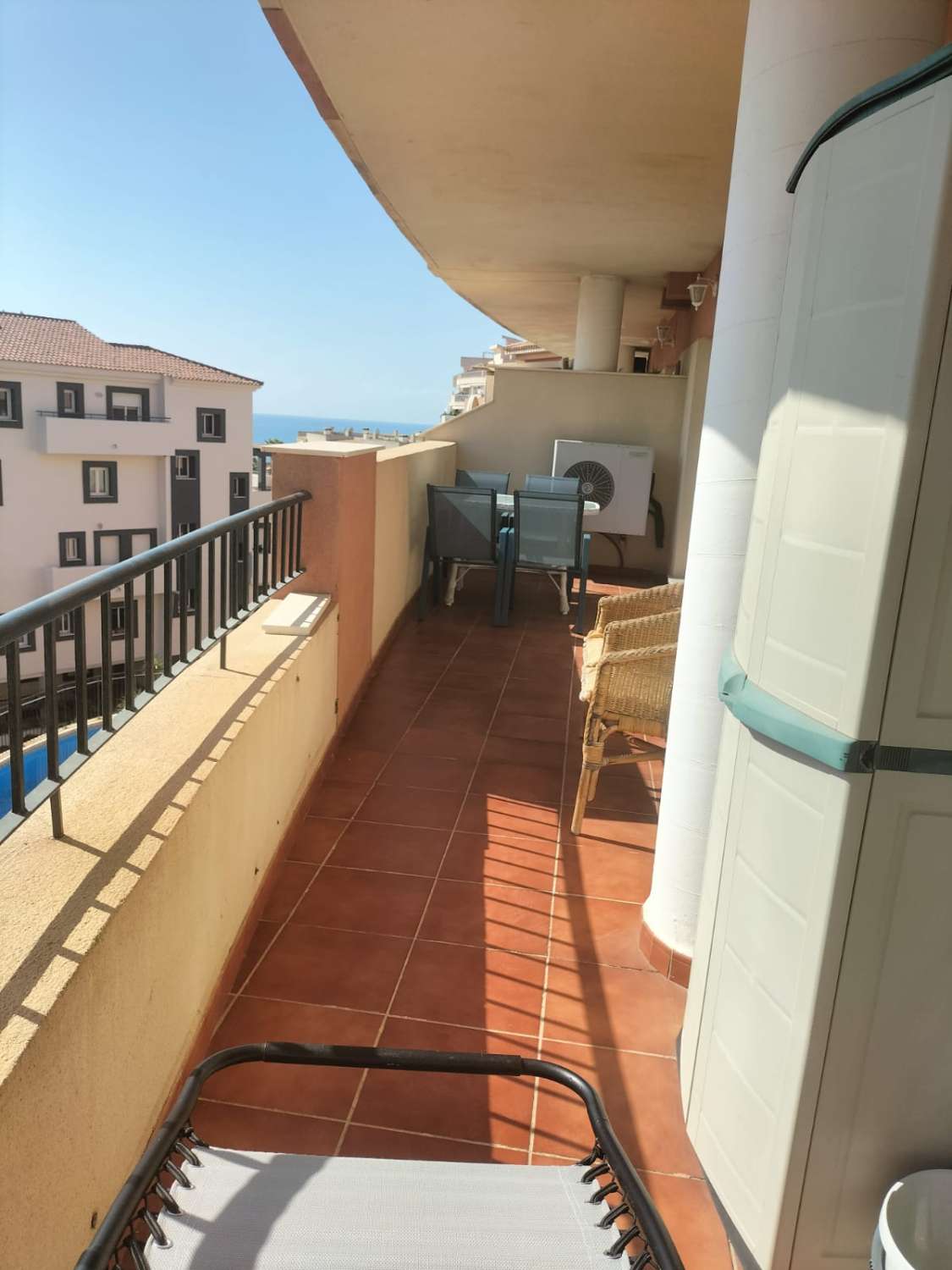 MEDIA TEMPORADA SE ALQUILA DESDE 01/09/26 - 30/06/27 EBONITO APARTAMENTO CON VISTAS LATERALES AL MAR N NUEVA TORREQUEBRADA (BENALMÁDENA COSTA).